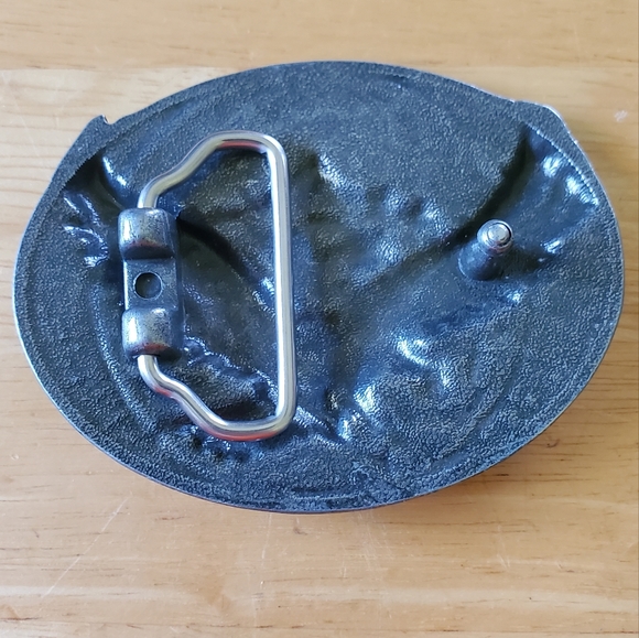 Eagle in flight, belt buckle, silvertone, bird, mountains - Picture 3 of 4